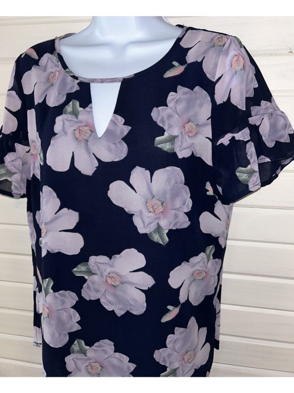 Stitch Fix Skies Are Blue Sz SMALL Floral Blouse Tunic Blue Purple Lined S/S EUC